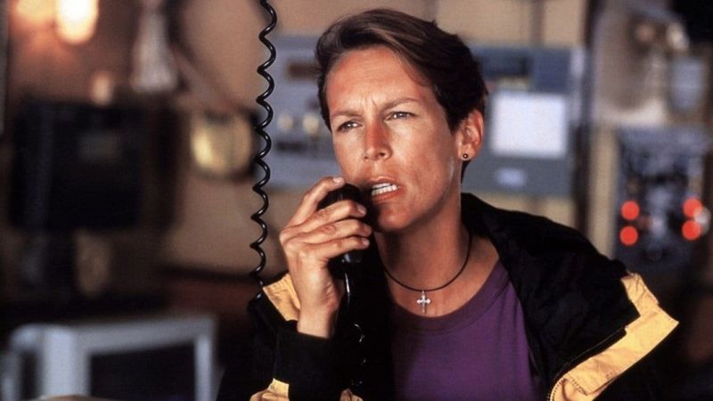 Jamie Lee Curtis in Virus (1999)