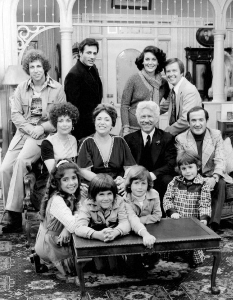The Montefuscos (1975): Three Generations, Zero Laughs