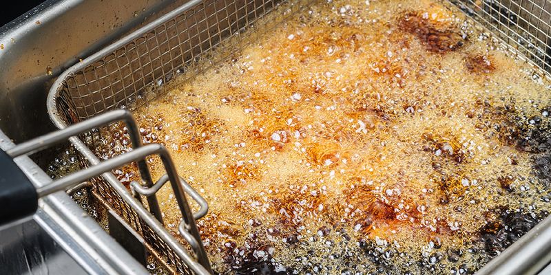 Food That Tastes Old or Fried in Stale Oil