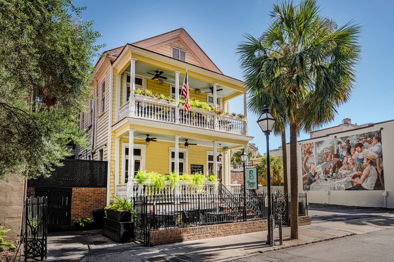 Poogan's Porch (Charleston)
