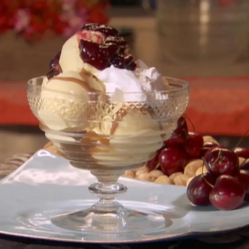 Bobby Flay's Ice Cream Sundaes