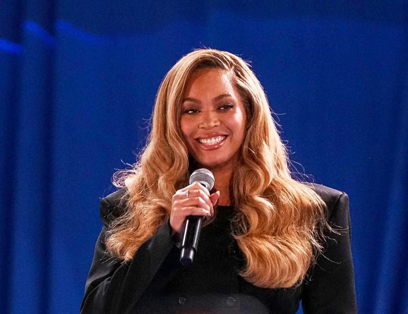 Beyonce Speaks Spanish Fluently
