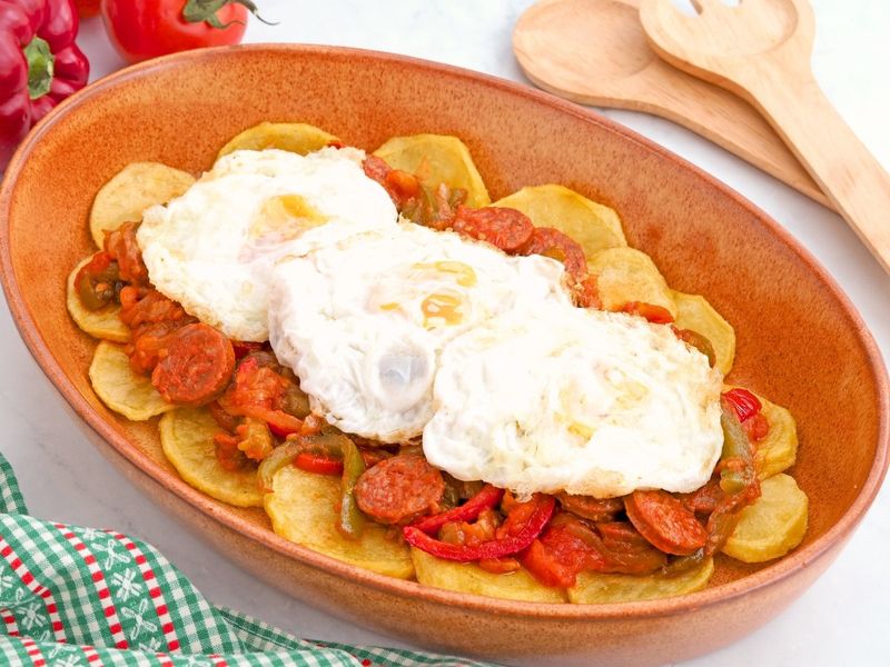 Huevos a la Riojana (La Rioja-Style Eggs)
