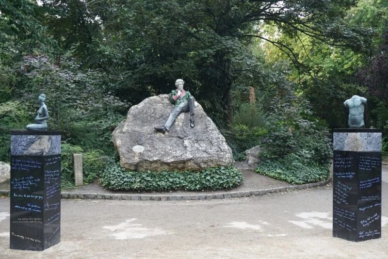 Oscar Wilde – Merrion Square, Dublin, Ireland