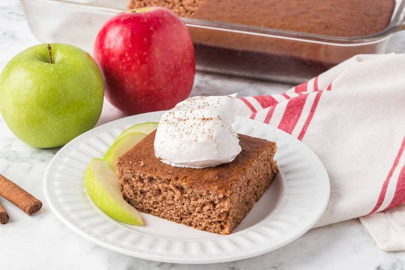 4-Ingredient Applesauce Cake