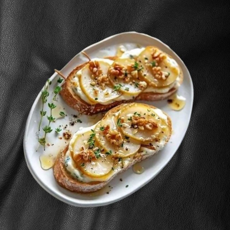 Gorgonzola and Sliced Pear with Honey