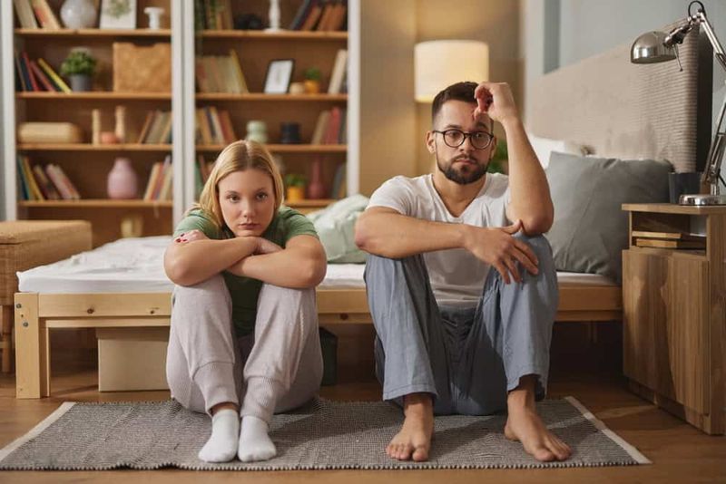 Living Parallel Lives Without Shared Interests