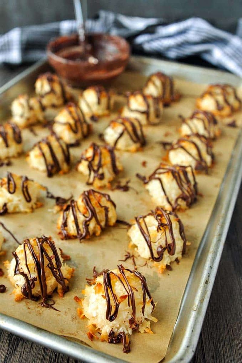 No-Bake Coconut Macaroon Bites