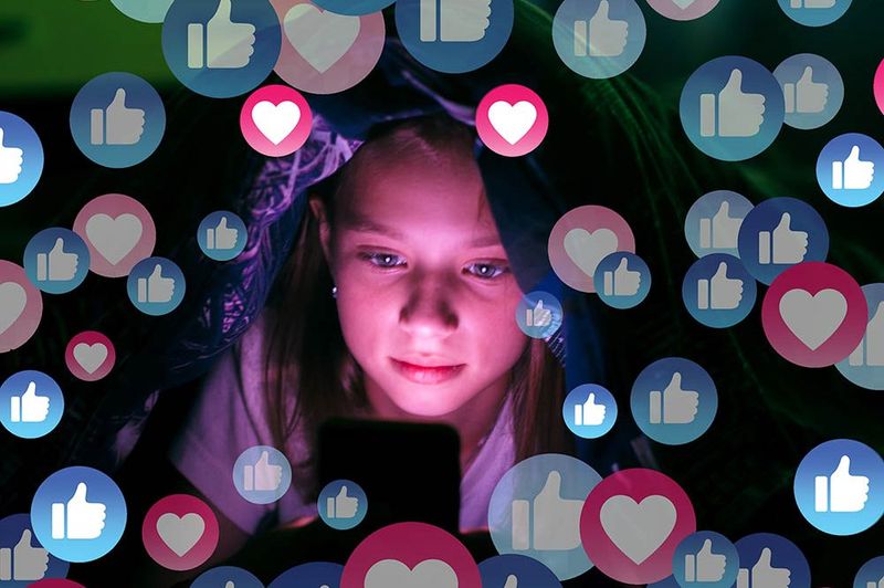 Social Media Fueling Comparison and Emotional Distance