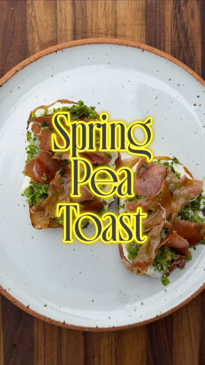 Smashed Pea and Ricotta Toast