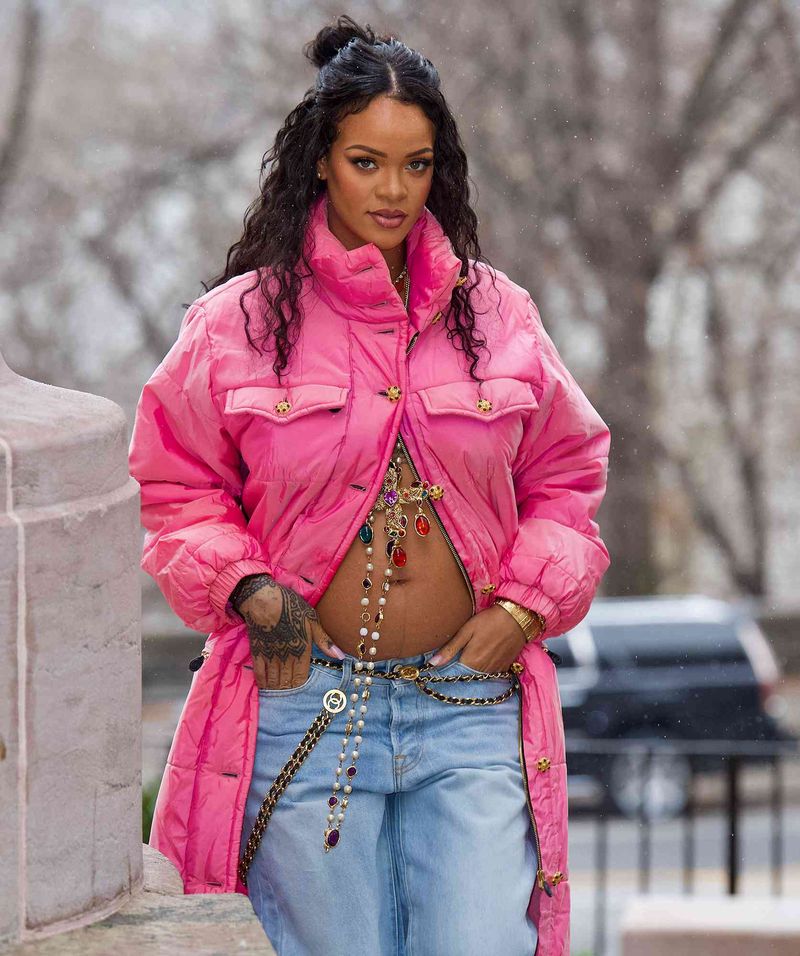 Rihanna Stuns Harlem With Maternity Photos