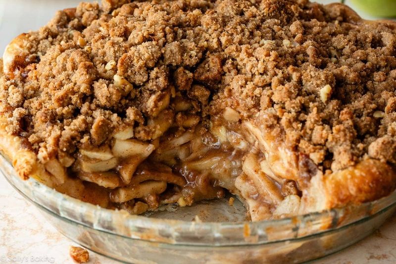 Apple Pie With Crumble Topping