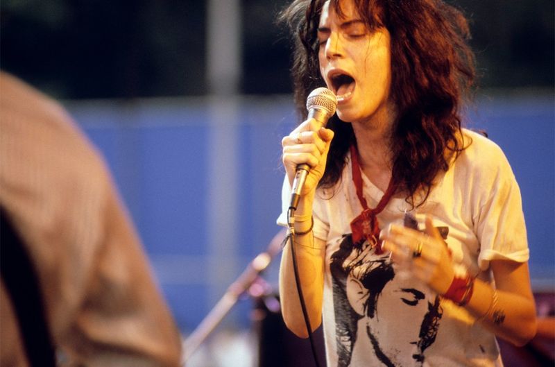 Because the Night - Patti Smith Group (1978)
