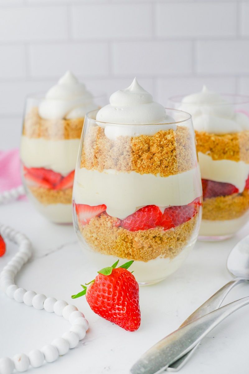 Strawberry Cheesecake Cups