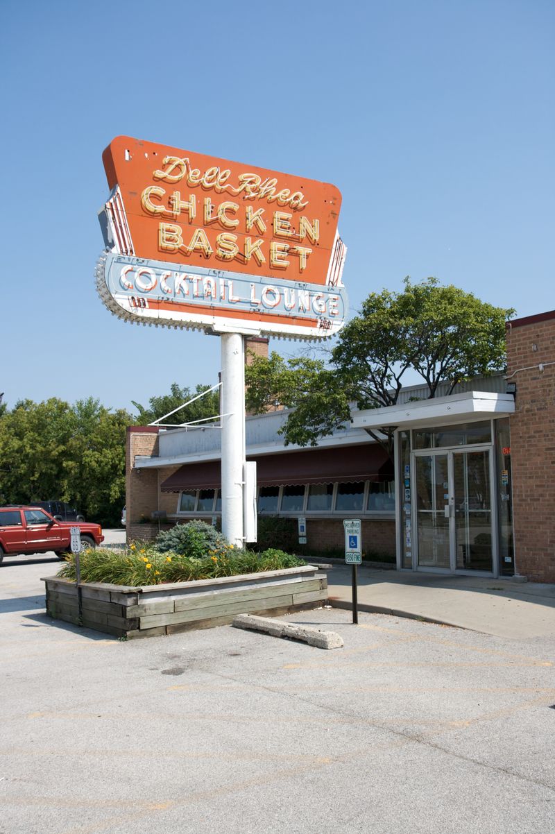 Dell Rhea's Chicken Basket - Willowbrook