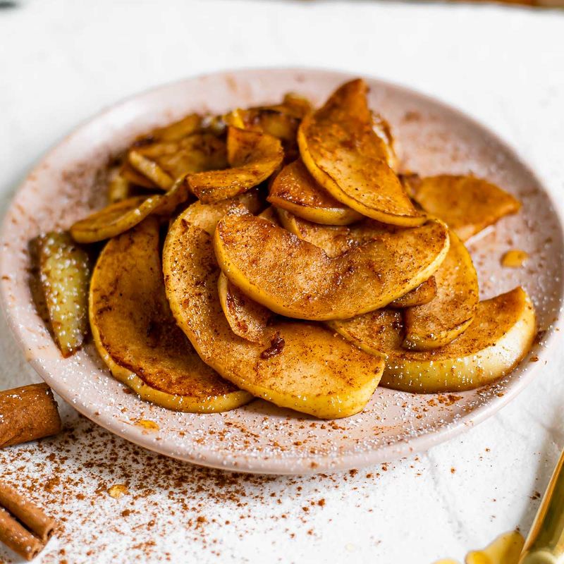 Apple Slices With Cinnamon Instead of Sweet Biscuits