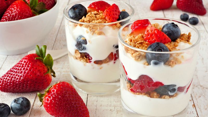 Greek Yogurt With Berries Instead of Flavored Yogurt Tubes