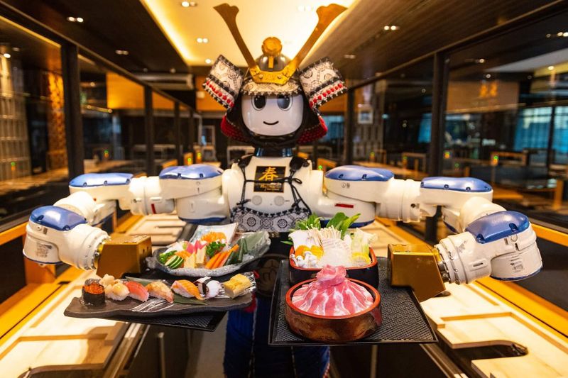 Hajime Robot Restaurant - Bangkok, Thailand: Your Waiter is a Robot