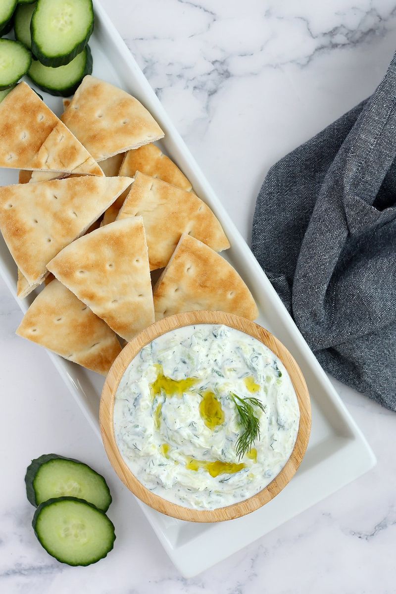 Pita Bread with Tzatziki Dip
