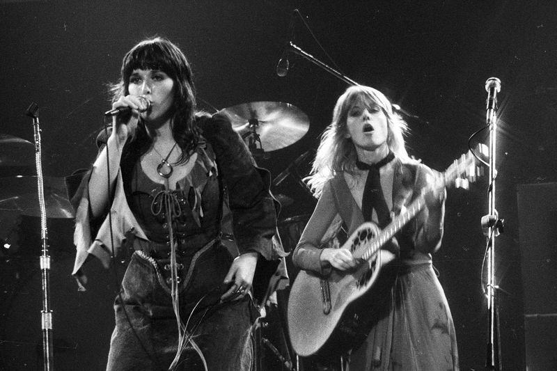 Crazy on You - Heart (1976)