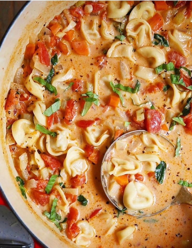Creamy Tomato Tortellini Soup