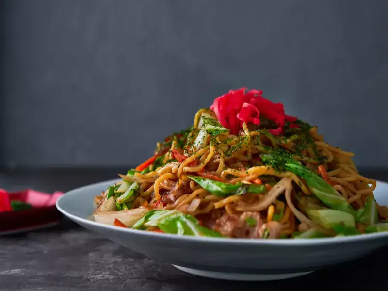 Yakisoba (Stir-Fried Noodles)