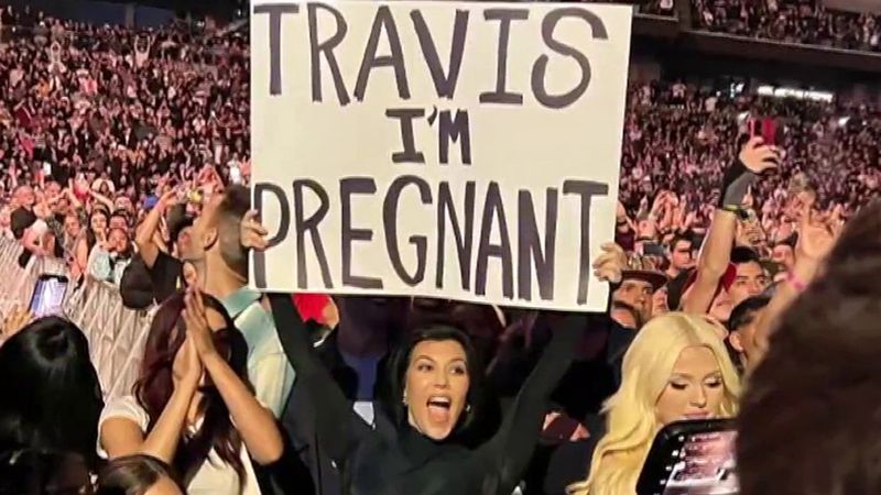 Kourtney Kardashian's Concert Sign Reveal