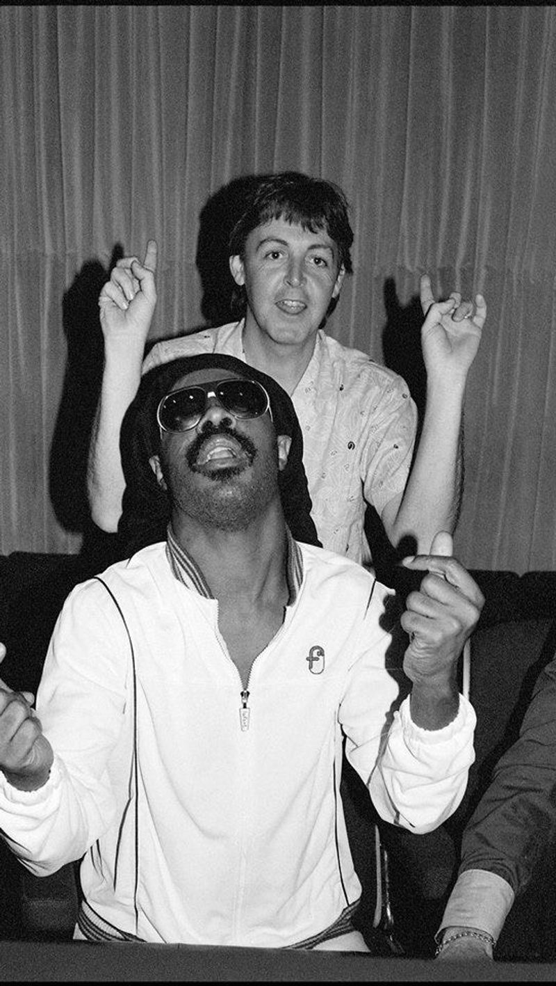Paul McCartney and Stevie Wonder - Ebony and Ivory