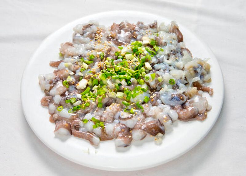Sannakji (Live Octopus)