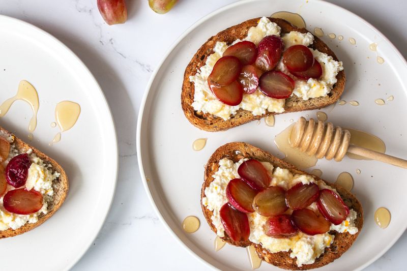 Ricotta and Roasted Grapes