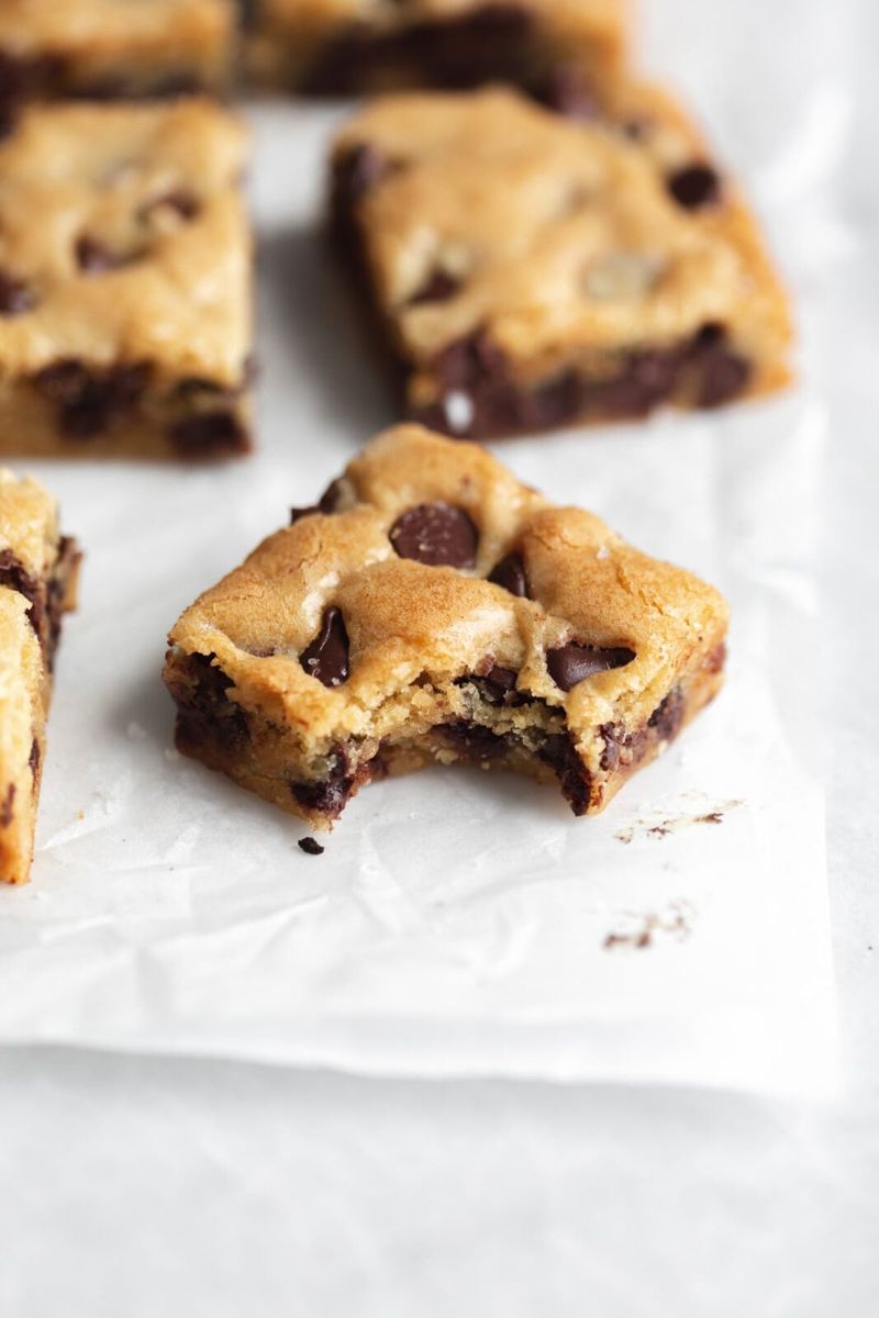Blondie Brownies with Chocolate Chips