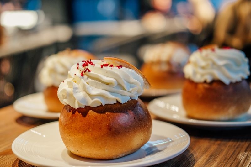 Vastlakukkel (Estonian Cream Puff Buns)