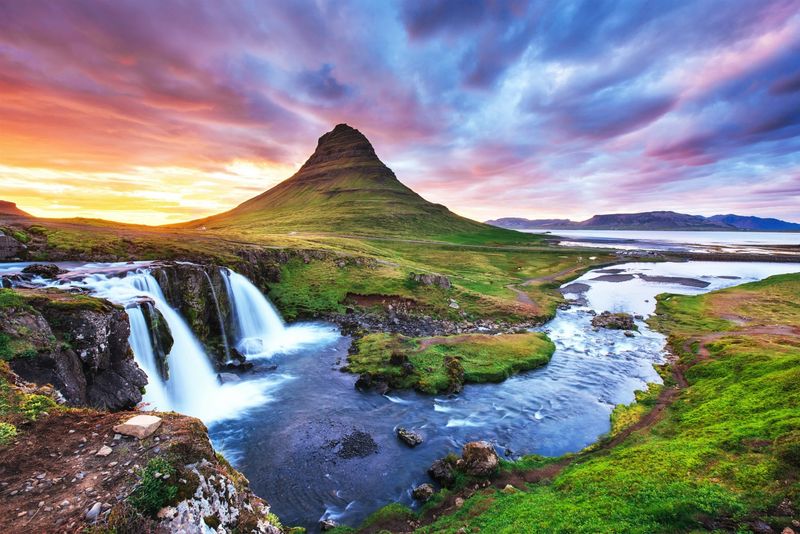Hafnarfjordur Kjtsupa - Western Iceland