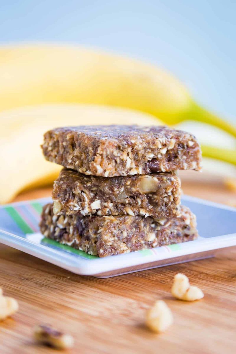 Make a Fruit-Sweetened Energy Bar