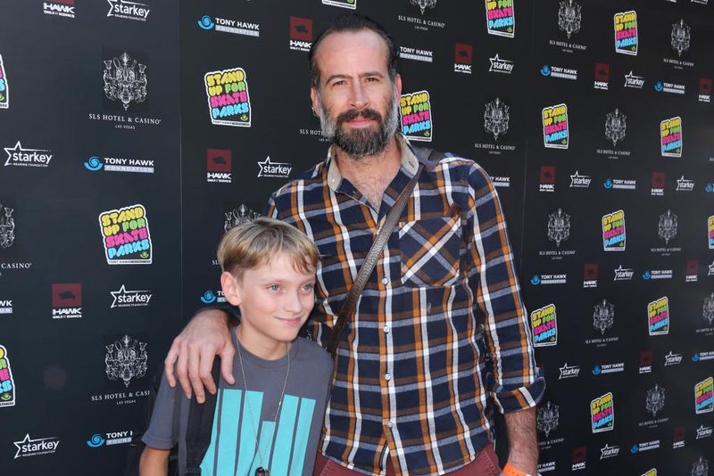 Pilot Inspektor - Jason Lee and Beth Riesgraf