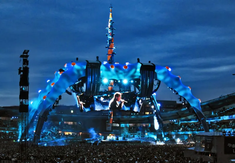 U2