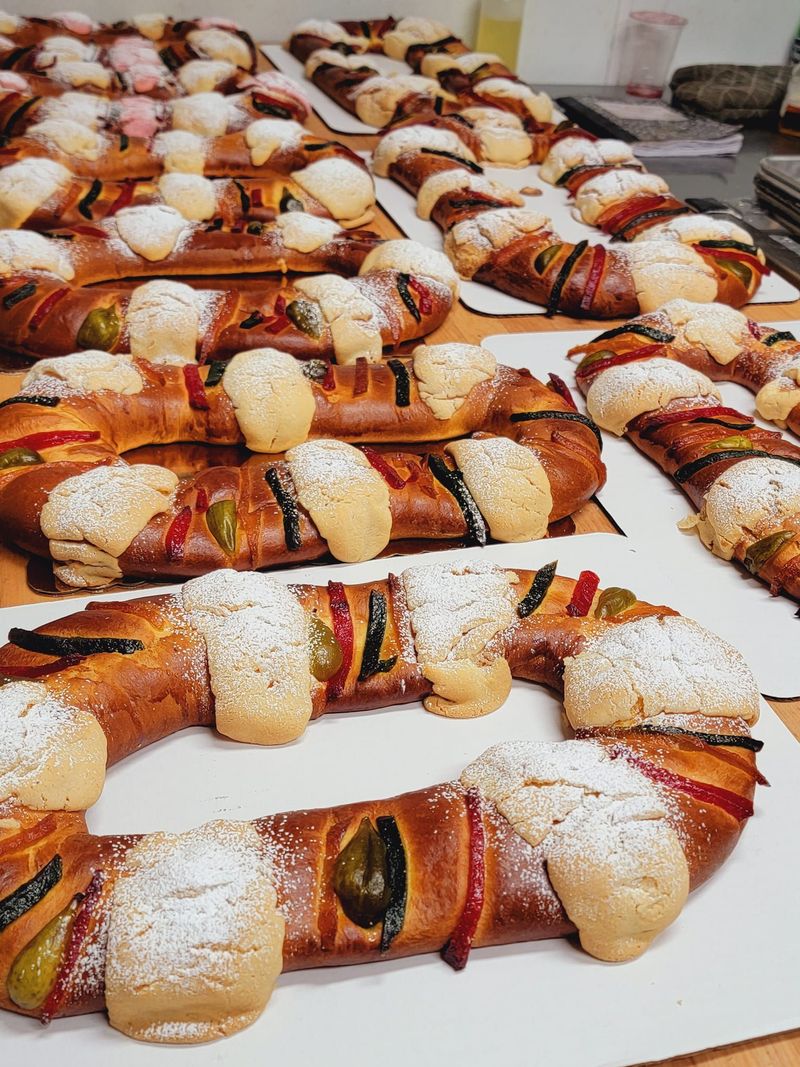 Rosca de Reyes (Mexico and Spain)