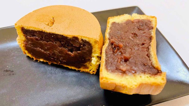Imagawayaki (Round Stuffed Pancake)