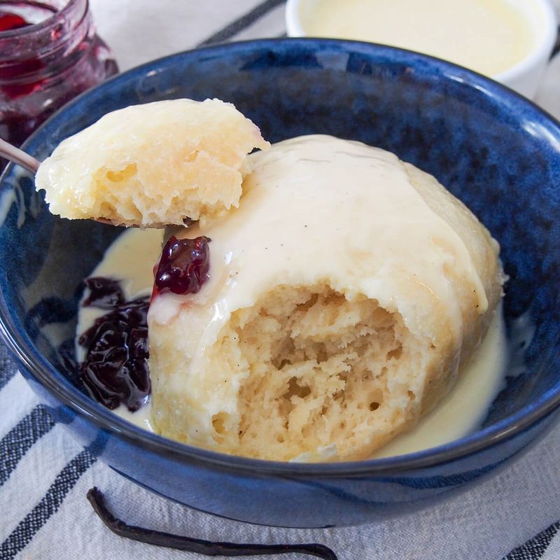 Dampfnudeln (Steamed Yeast Dumplings)