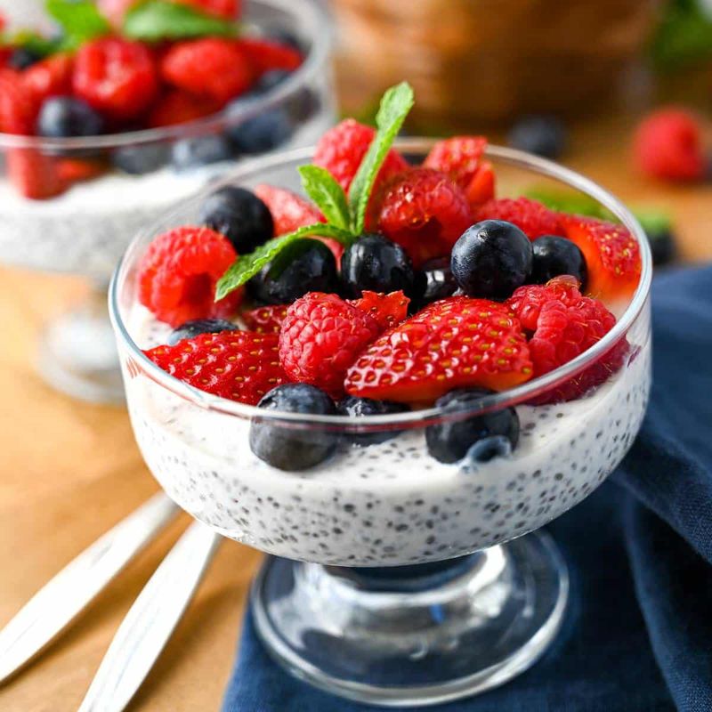 Greek Yogurt and Berry Parfait with Chia Seeds
