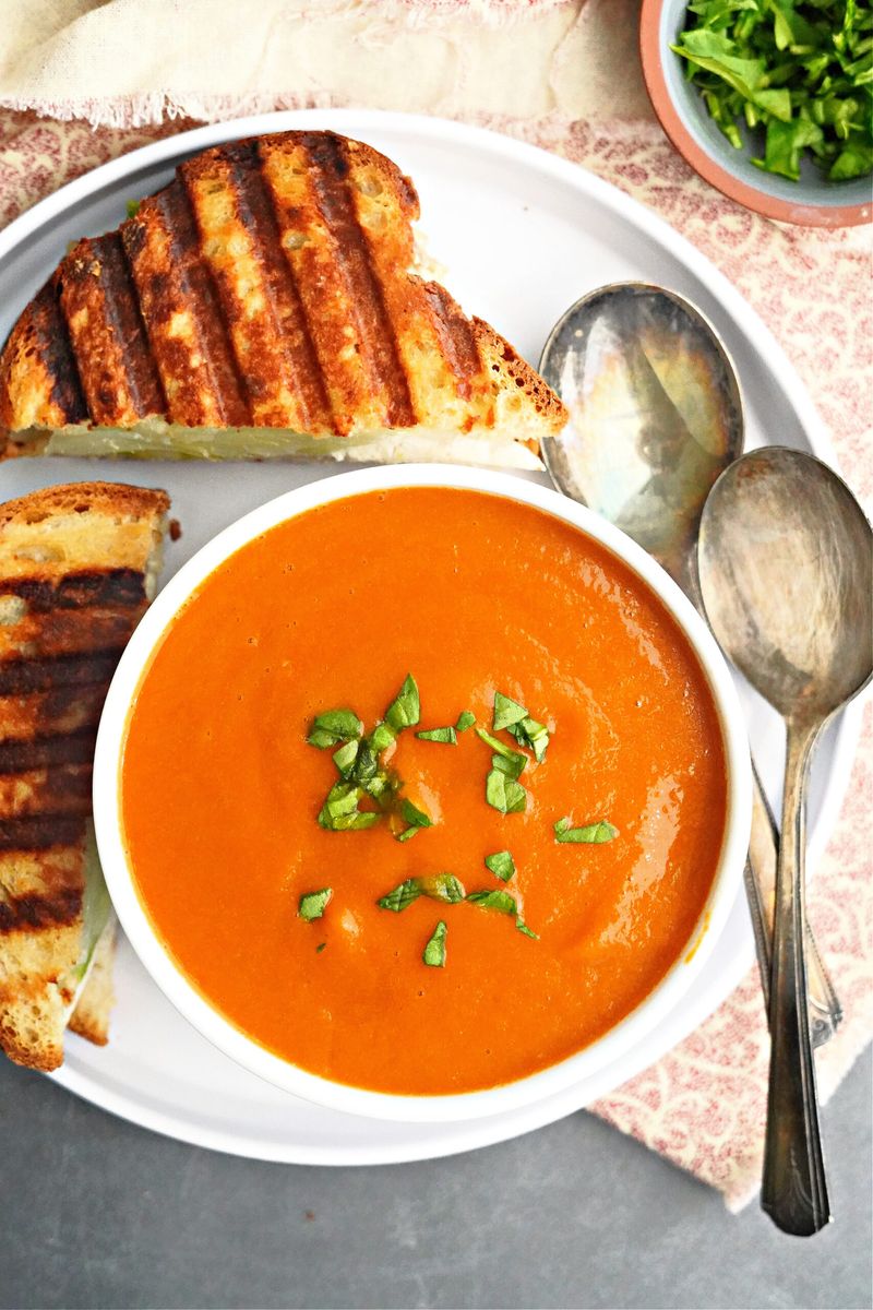 Tomato Basil Soup with Whole Grain Bread