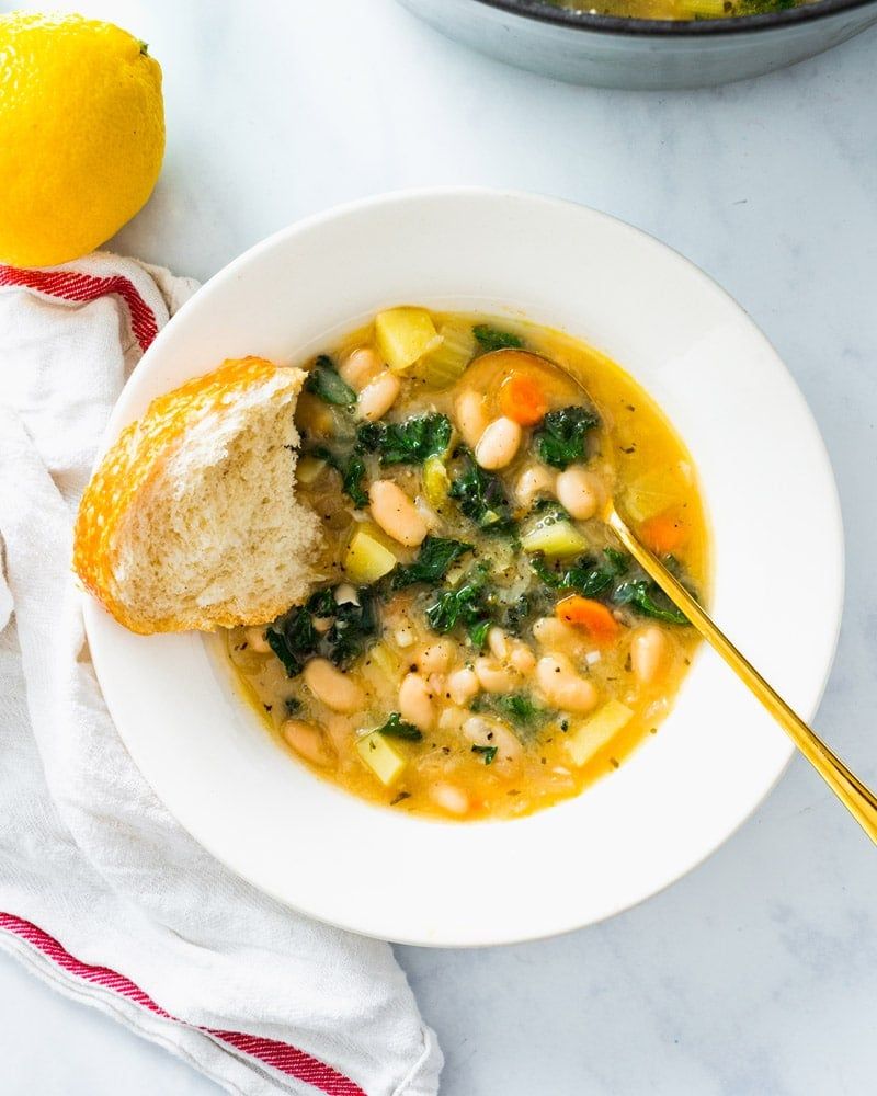 Slow Cooker Tuscan White Bean Soup