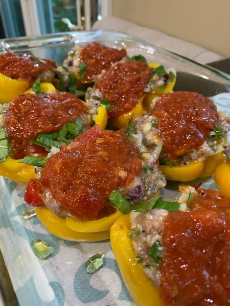 Stuffed Bell Peppers With Ground Turkey And Sauce