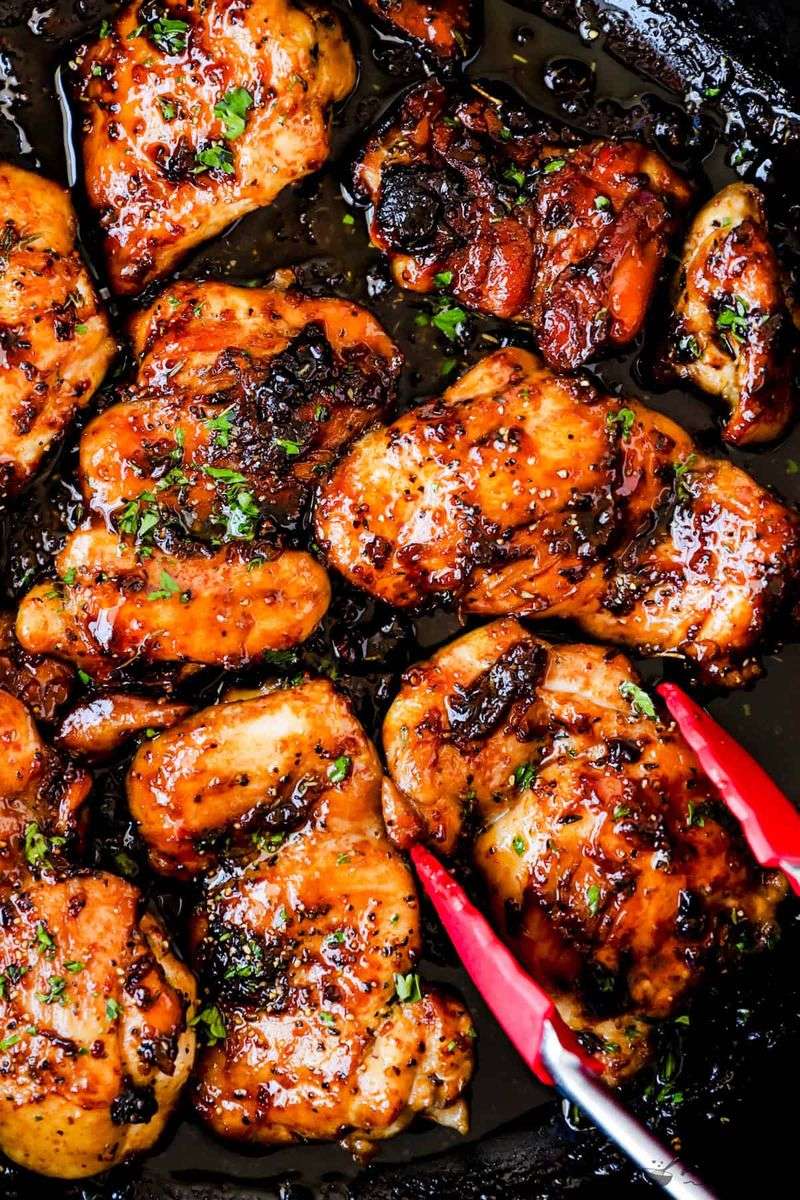 Honey Garlic Glazed Chicken Thighs