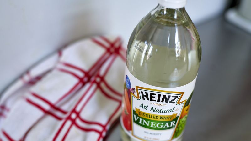 Vinegar Brightens Up Wilted Vegetables