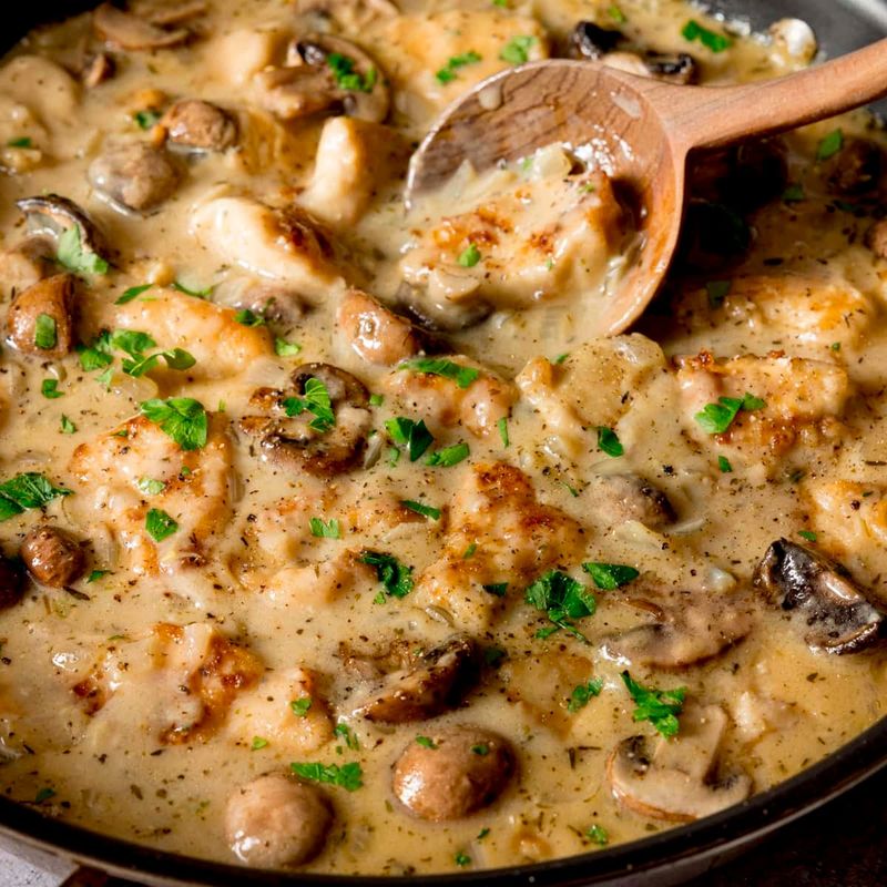 Creamy Chicken and Mushroom Stew