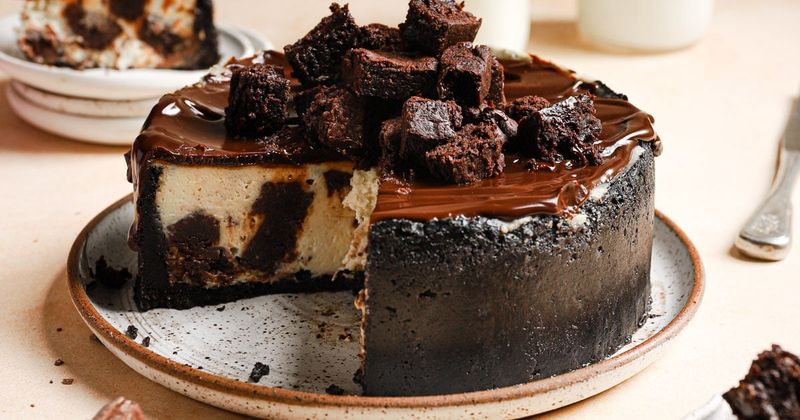 Chocolate Fudge Brownie Cheesecake