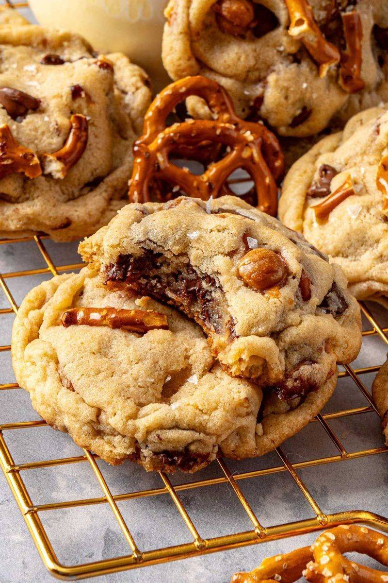 Copycat Panera Bread Kitchen Sink Cookie