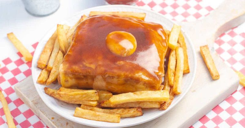 Francesinha (Portugal)
