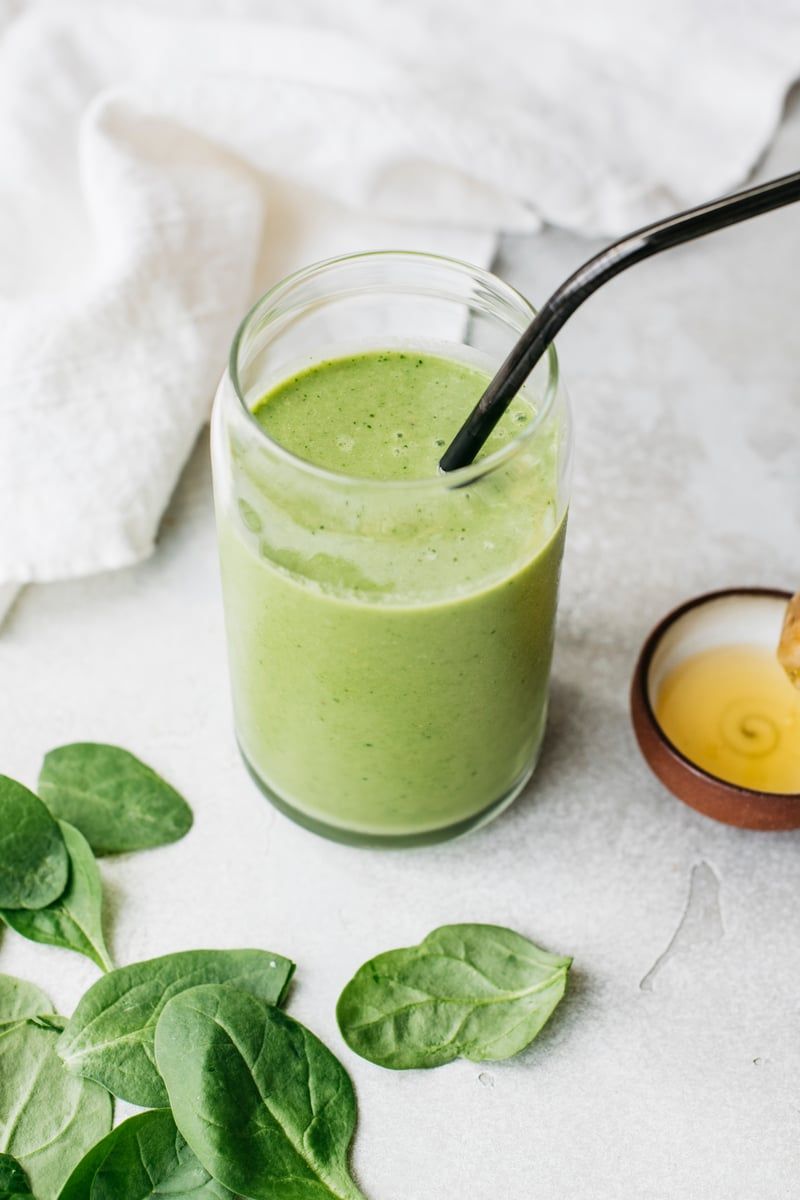Smoothie with Spinach, Banana, and Protein Powder